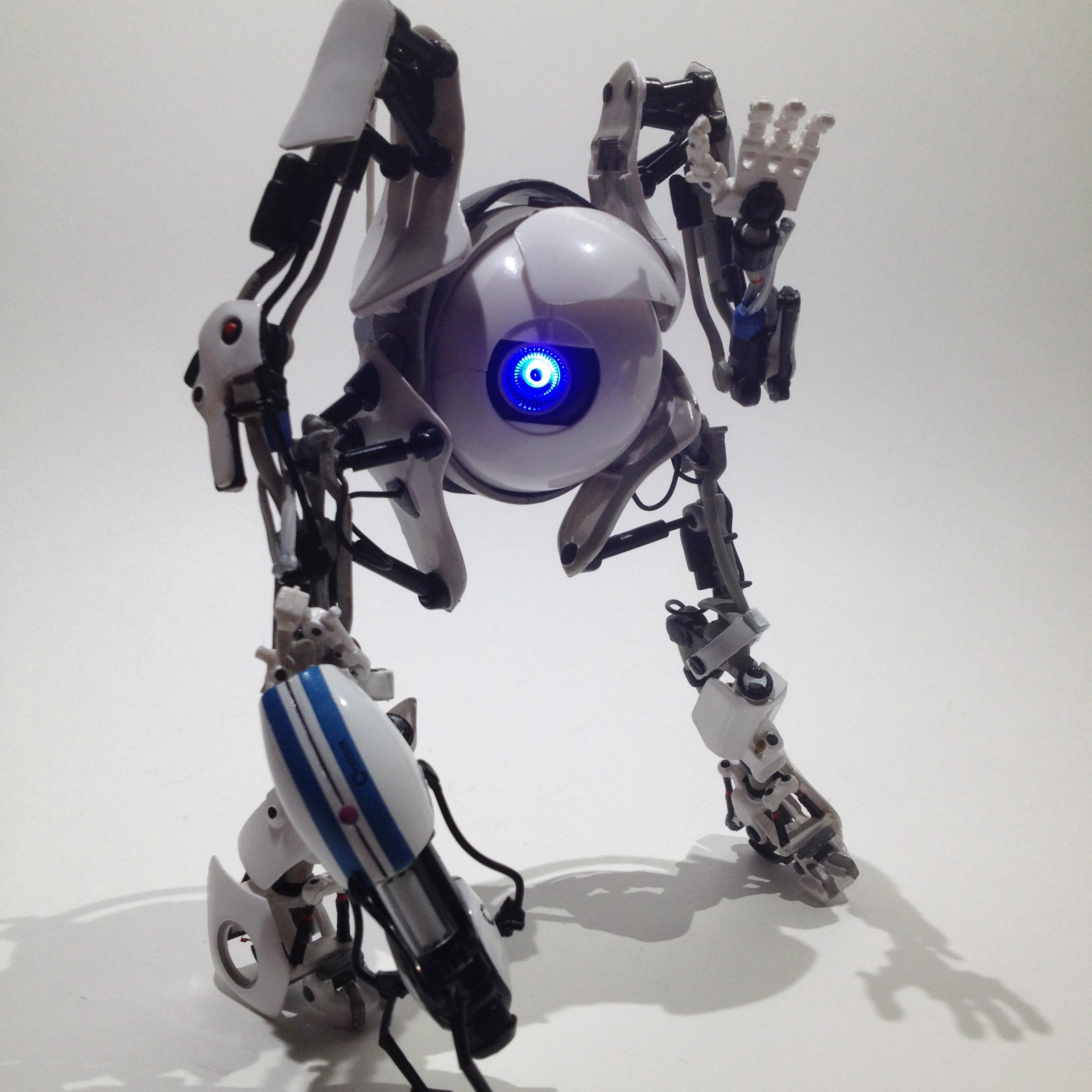 Portal 2 фигурки роботов фото 1